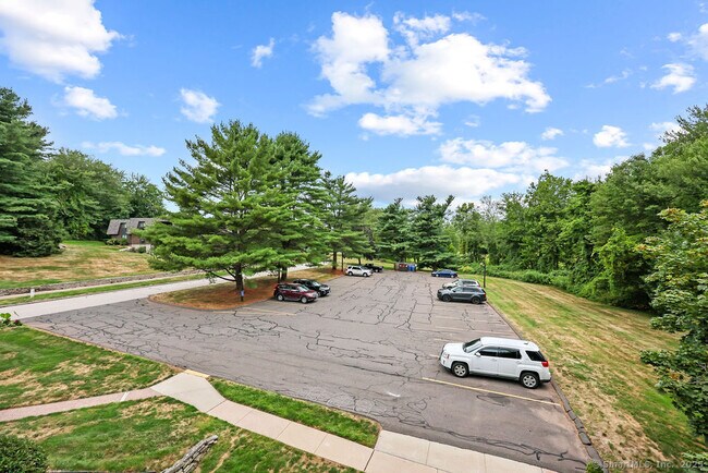 Building Photo - 85 Oxbow Dr
