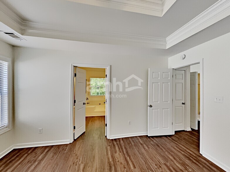 Building Photo - 555 Fosters Mill Ln NW