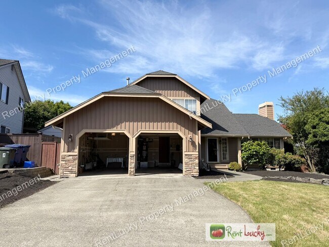 Building Photo - GORGEOUS 3 Bedroom Home in NE Tacoma! Spacious Yard, Beautiful Kitchen, and More!