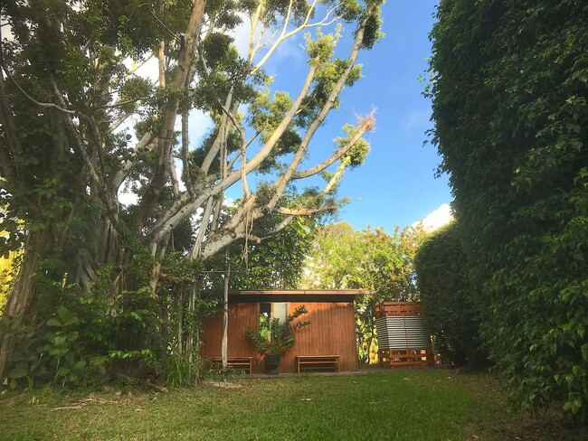 Building Photo - A Modernist Tropical Haven on Maui’s North...