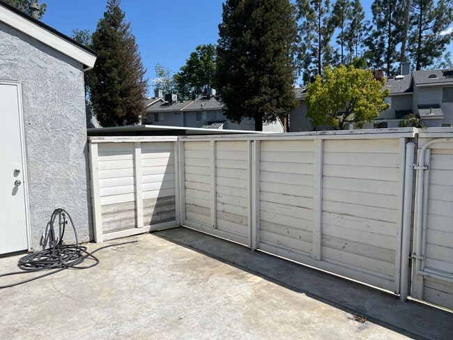 Building Photo - SOUTHWEST BAKERSFIELD **SINGLE STORY**