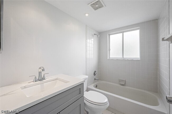 Building Photo - 7800 Emerald Cir
