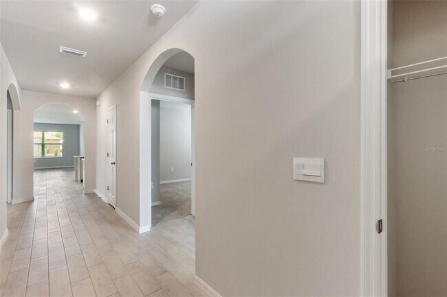 Building Photo - 25361 Doredo Dr