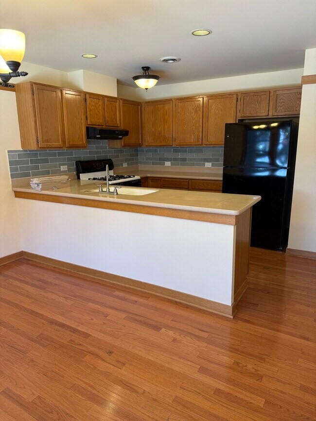 Building Photo - 429 S Oak Park Ave