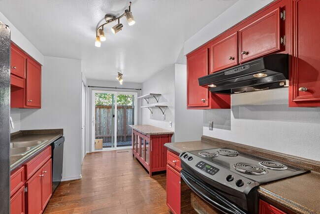 Building Photo - 5751 SW 204th Pl