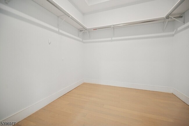 Building Photo - 134 Hillside Ave