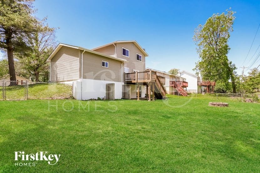 Building Photo - 8 Four Winds Dr