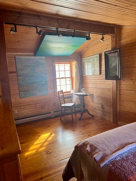 Building Photo - 3 Meadow St