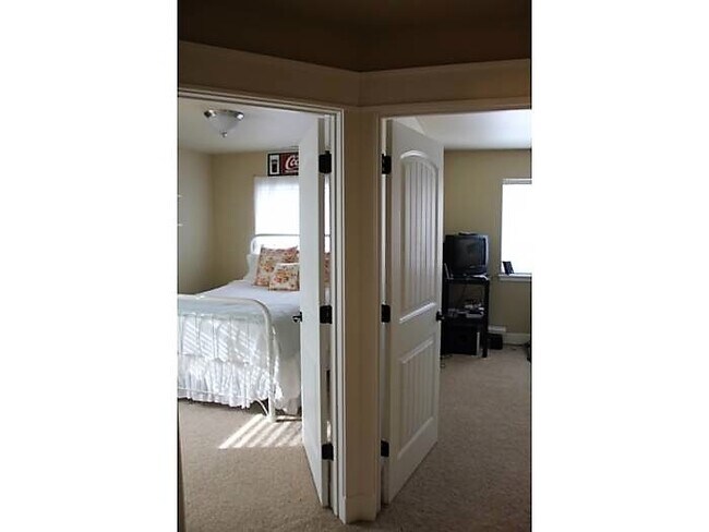Building Photo - 2945 Warbler Way