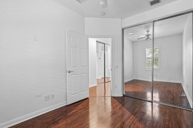 Building Photo - 2828 W Community Dr