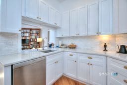 Building Photo - 10 Tiffany Ln