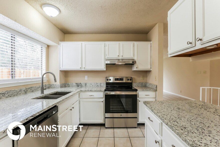 Building Photo - 8610 Shallow Ridge Dr