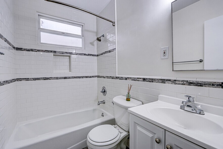 Building Photo - 2312 Grant Ave