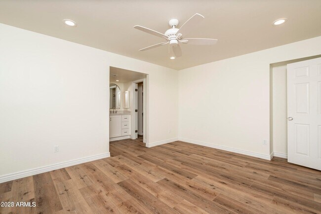 Building Photo - 6016 E Evans Dr