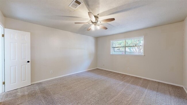 Building Photo - 3800 Windridge Dr