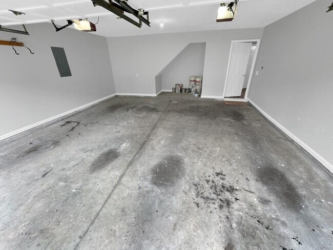 Building Photo - 1926 Leacroft Ct