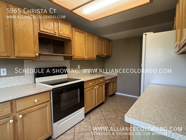 Building Photo - 5965 Christa Ct