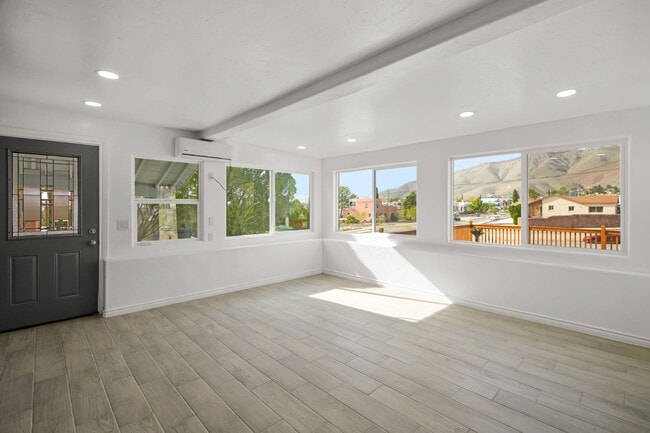 Building Photo - 2606 Justus St