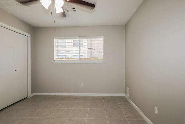 Building Photo - 16919 Amidon Dr