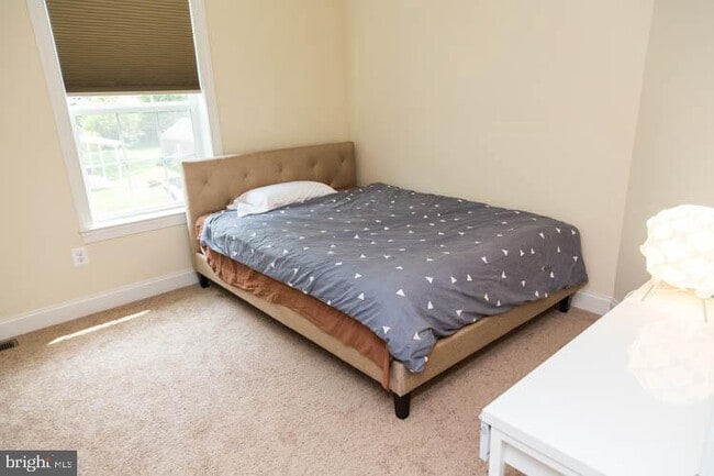 Building Photo - 415 Dearnley St