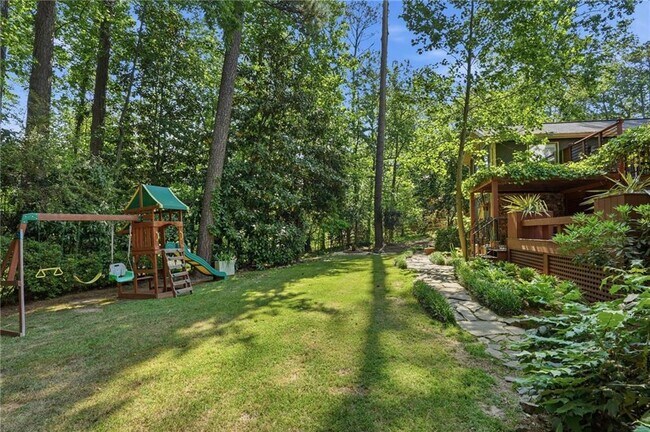 Building Photo - 1180 St Andrews Cir