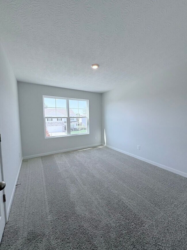 Building Photo - New Build 4-bedroom, 2.5-bath, Pet Friendl...