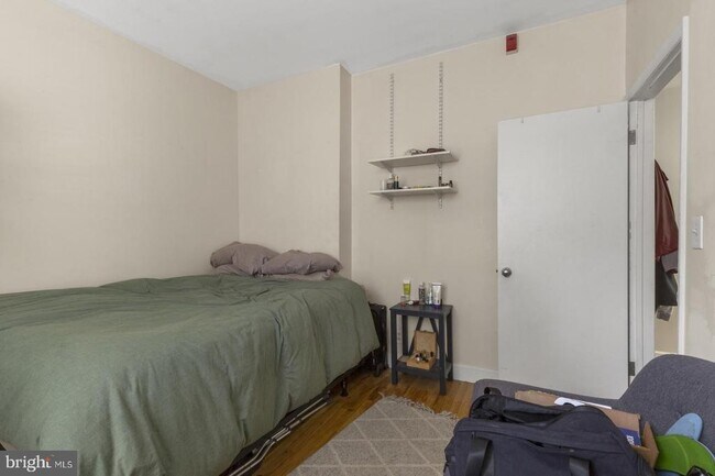 Building Photo - 242 S 13th St