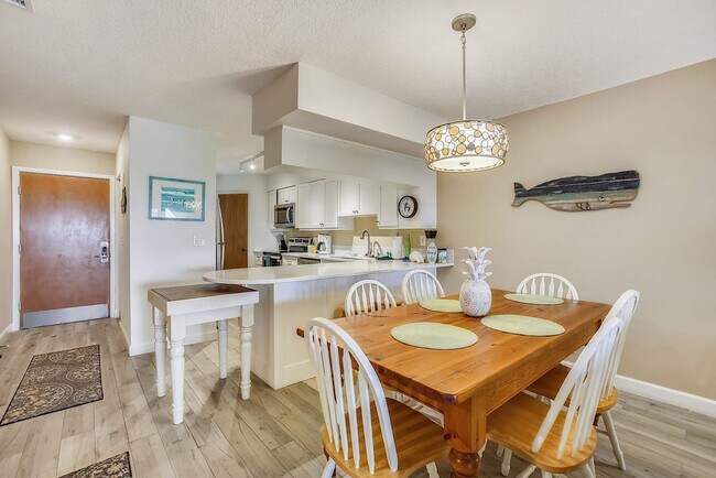 Building Photo - 210 Ocean Hibiscus Dr