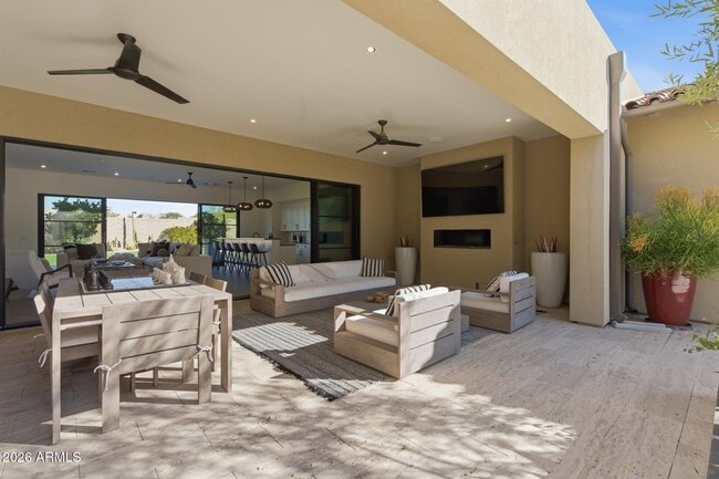 Building Photo - 8900 E Sands Dr