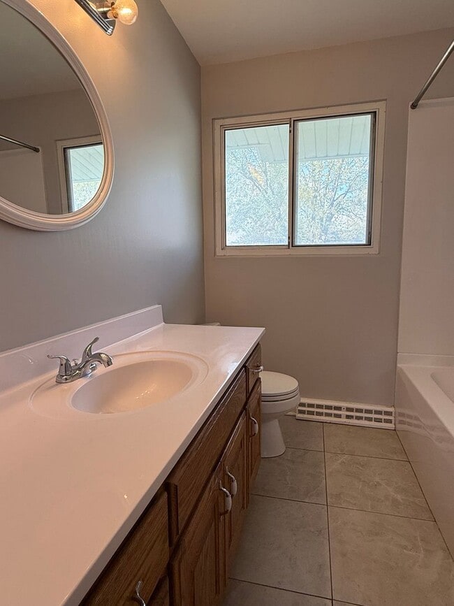 Building Photo - 2 bedroom 1 bath with carport in Washburn Rural School district