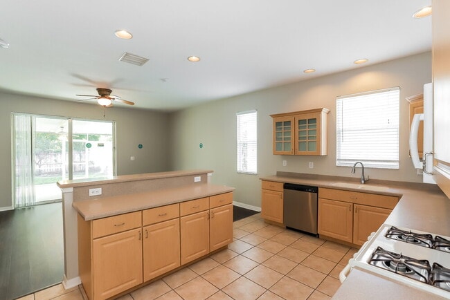 Building Photo - 6717 Cambridge Park Dr