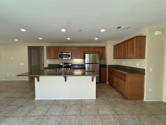 Building Photo - 1425 Silverberry Ln