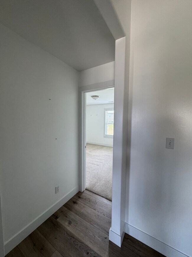 Building Photo - 4806 Winrose Ct