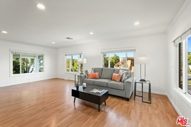 Building Photo - 29500 Heathercliff Rd