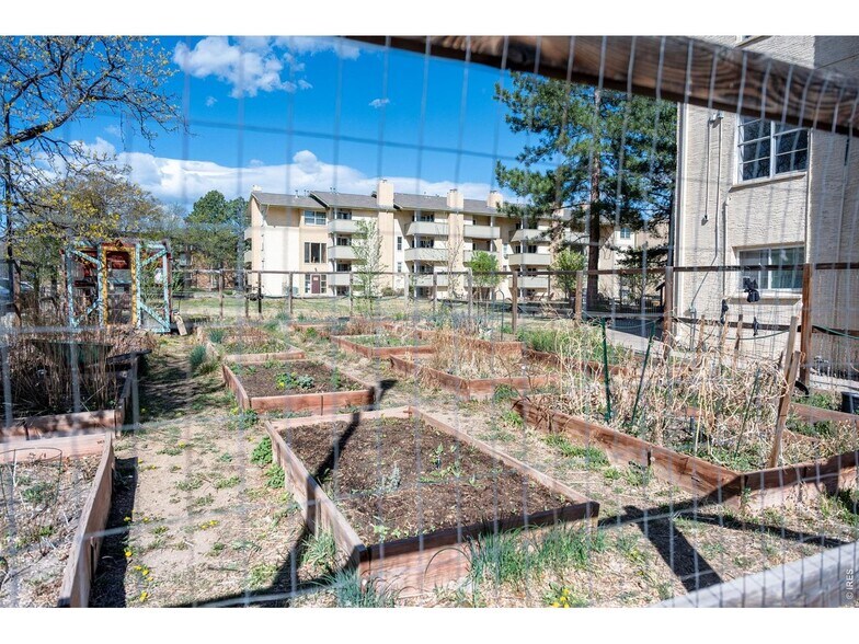 Building Photo - 3030 Oneal Pky