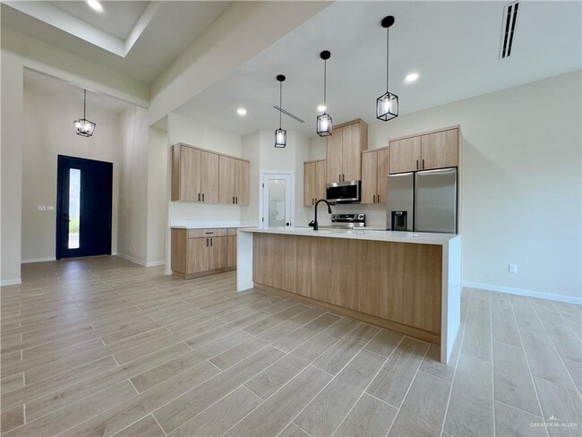 Building Photo - 32 Durango Dr