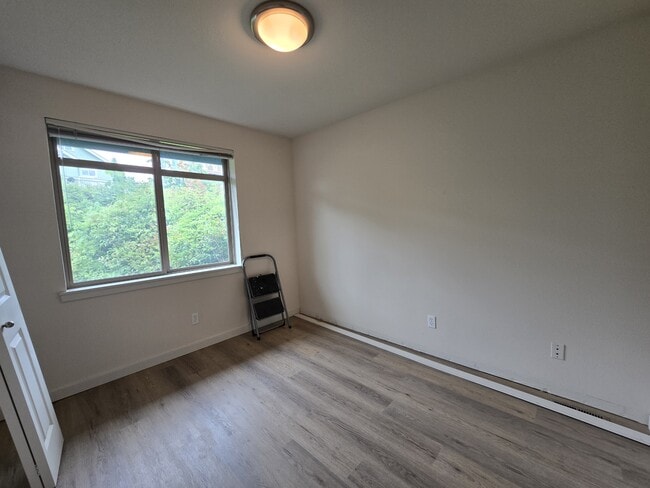 Building Photo - 2184 Yakima Ct