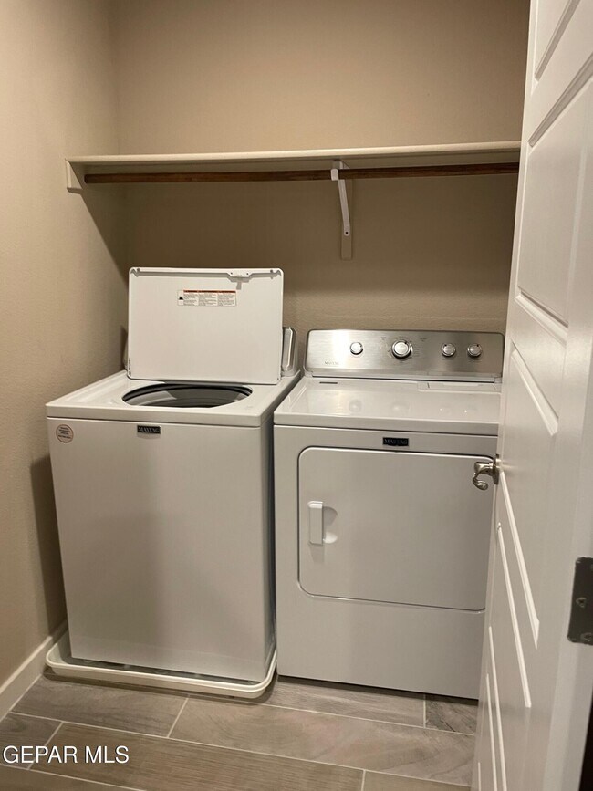 Building Photo - 15117 Design Ct