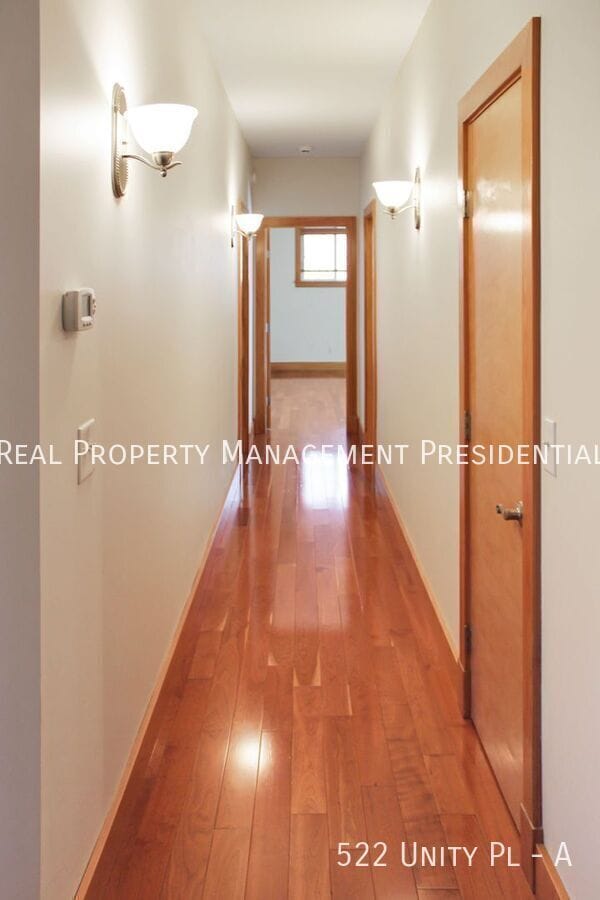 Building Photo - 522 Unity Pl