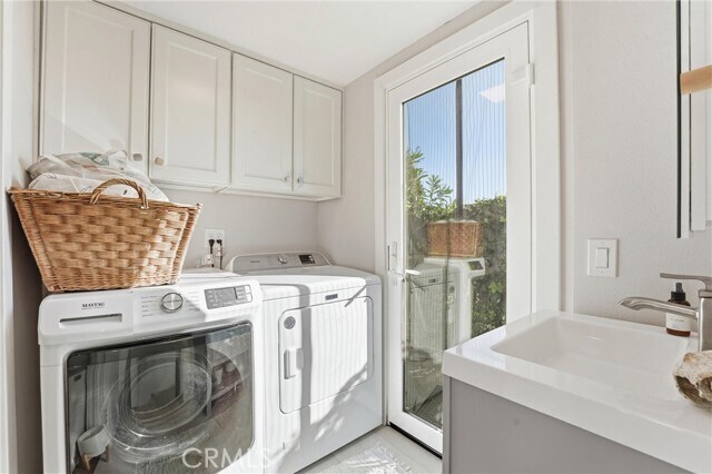 Building Photo - 3078 Zell Dr