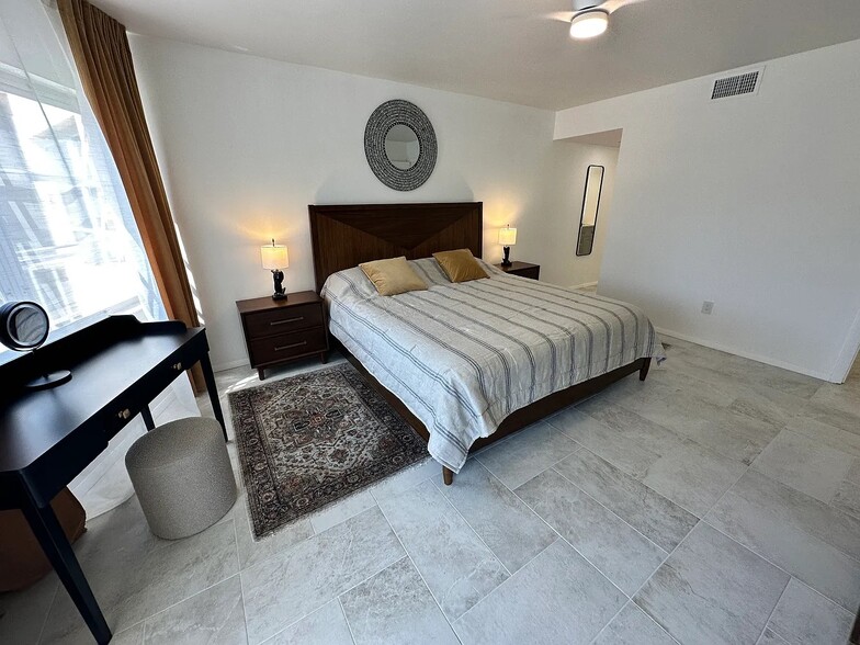 Building Photo - 1300 N Portofino Dr