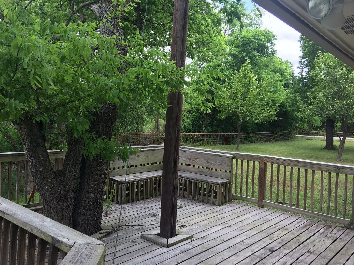 Building Photo - 2102 W Bear Creek Rd