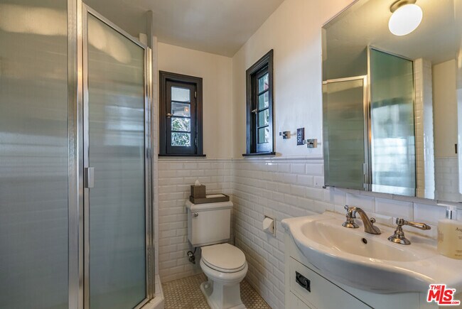 Building Photo - 8440 Harold Way