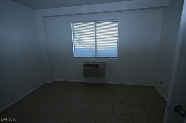 Building Photo - 3017 E Carey Ave