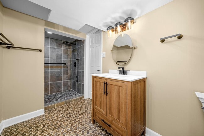 Building Photo - 14213 S Dearborn St