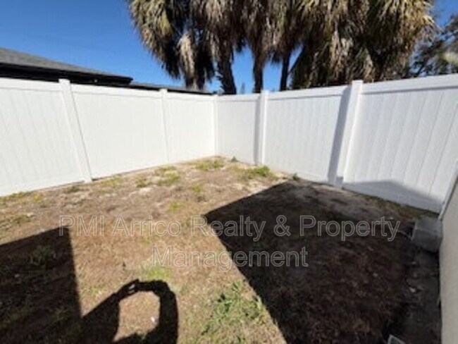 Building Photo - 2723 W State St