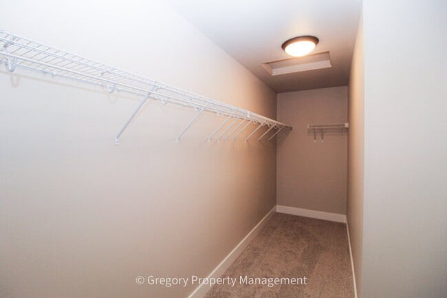 Building Photo - Brand New Spacious 5-Bedroom Retreat at Coyote Ridge 3 Full Baths 2 Car Garage 2330sf A/C Prime B...