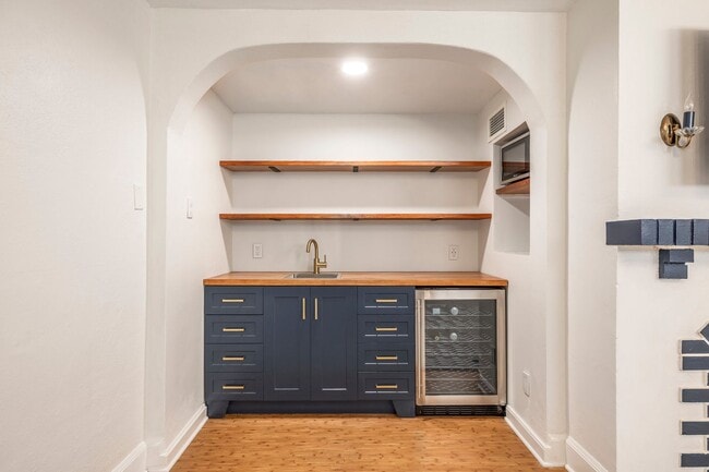 Building Photo - Elegant Sugar House Living: Finished Basem...