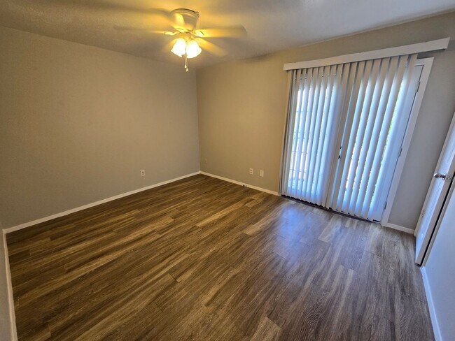 Building Photo - 1309 Airline Dr