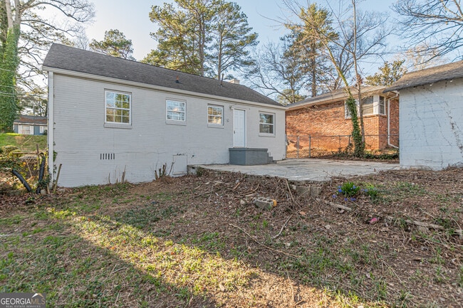 Building Photo - 1376 Westmont Rd SW